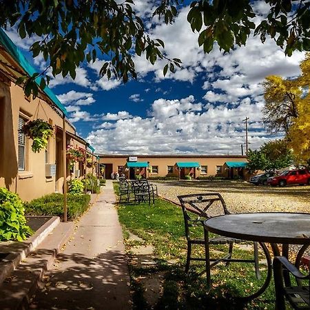 Stone Lizard Lodge Бландінґ Екстер'єр фото